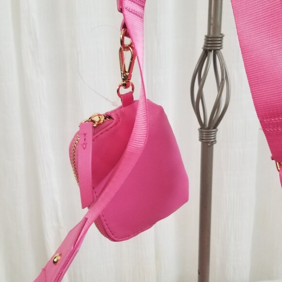 Exclusive Juicy Couture Puff Haft Moon Crossbody Style: 11JCCMLMX-LJP - Picture 4 of 16